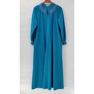 VTG Vanity Fair House Coat Womens M Blue Embroidered Collar Cuffs Fleece Long